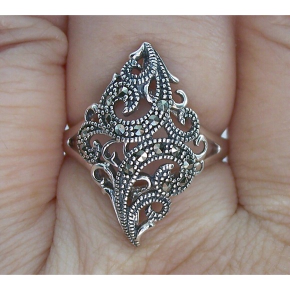 925 STERLING SILVER Swirl Marcasite Ring - Picture 4 of 15